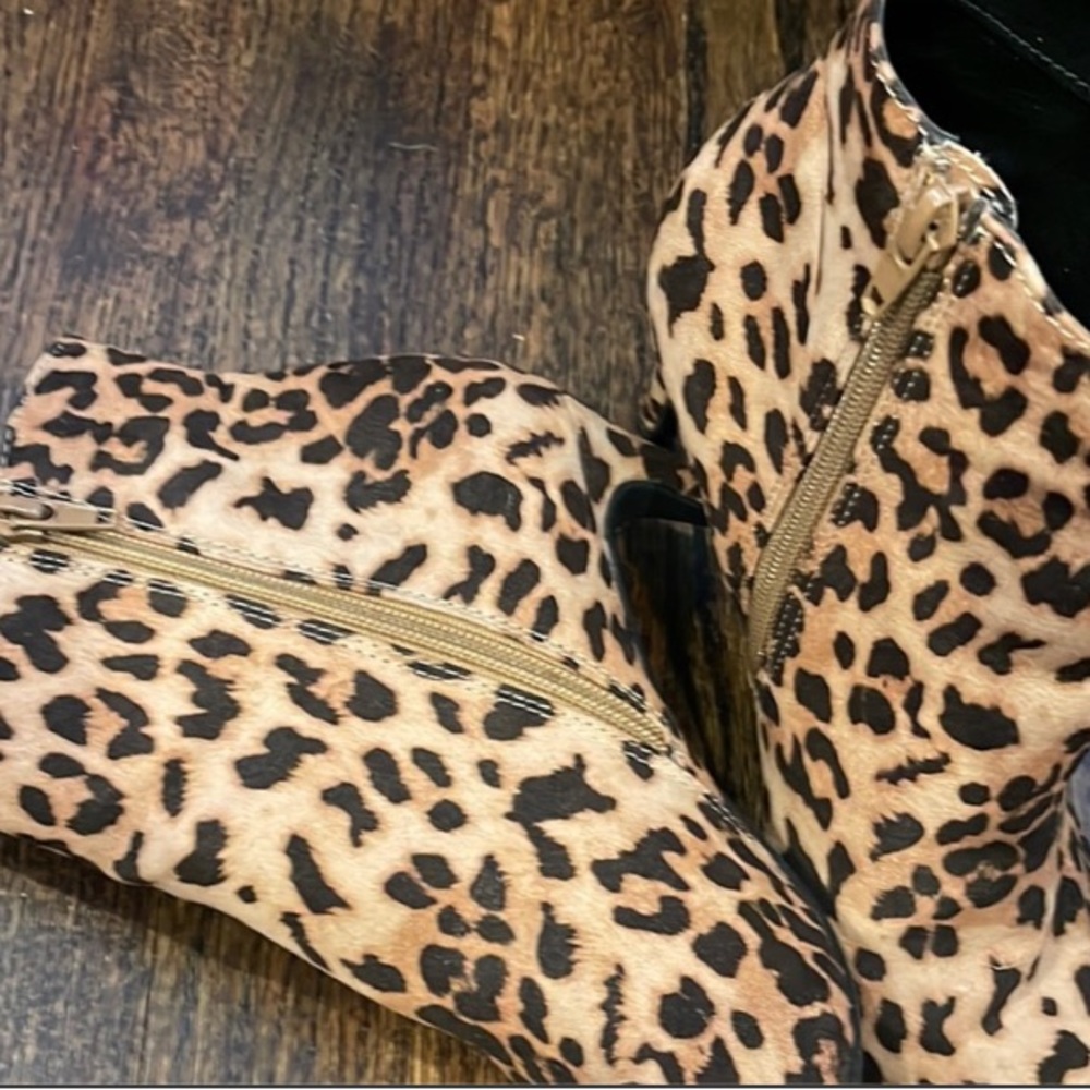 Express Leopard booties. - Picture 4 of 6